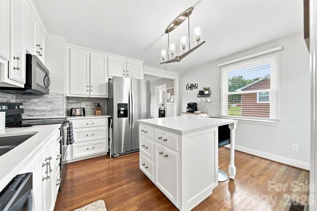 129 33rd Street NW, Hickory, NC 28601