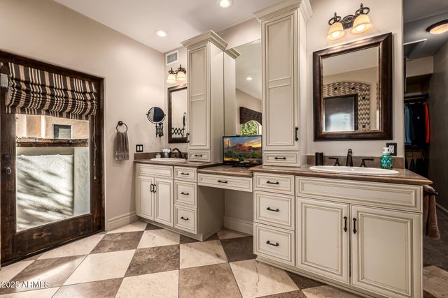 9310 S BALA Drive, Tempe, AZ 85284