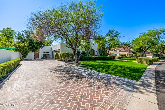 9310 S BALA Drive, Tempe, AZ 85284