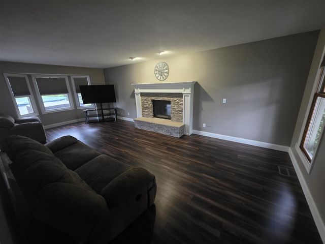 7345 Apple Grove Lane, Temperance, MI 48182
