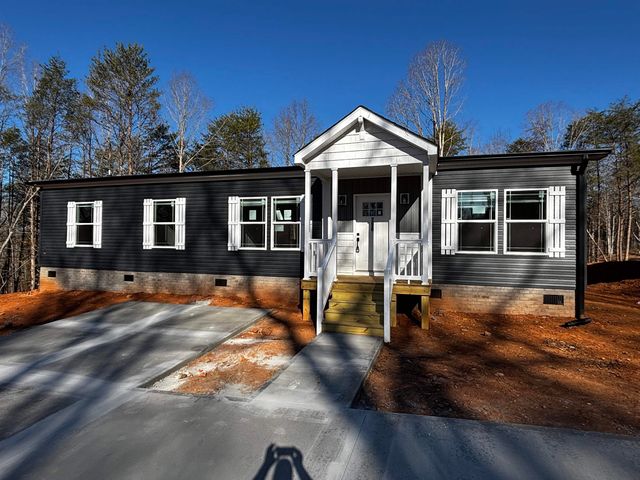 296 Forest Lake Road, Duncan, SC 29334