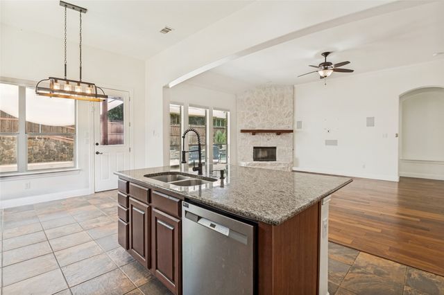 6734 Trailblazer Way, Dallas, TX 75236