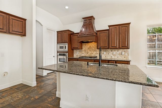 6734 Trailblazer Way, Dallas, TX 75236