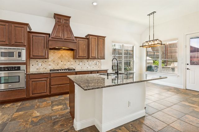6734 Trailblazer Way, Dallas, TX 75236