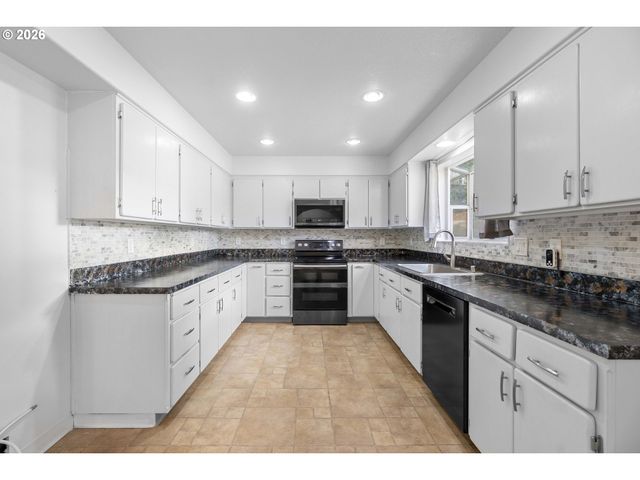 3917 Ne 97TH St, Vancouver, WA 98665