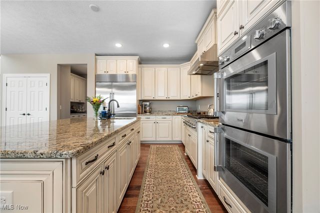 12554 Meadowview Drive, North Royalton, OH 44133