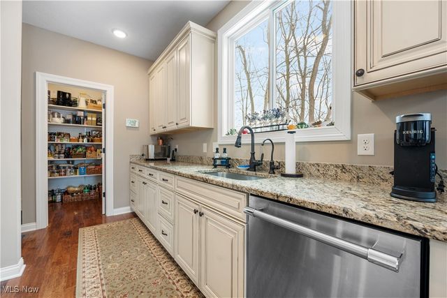 12554 Meadowview Drive, North Royalton, OH 44133