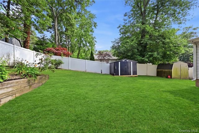 15 Birch Road, Rocky Point, NY 11778