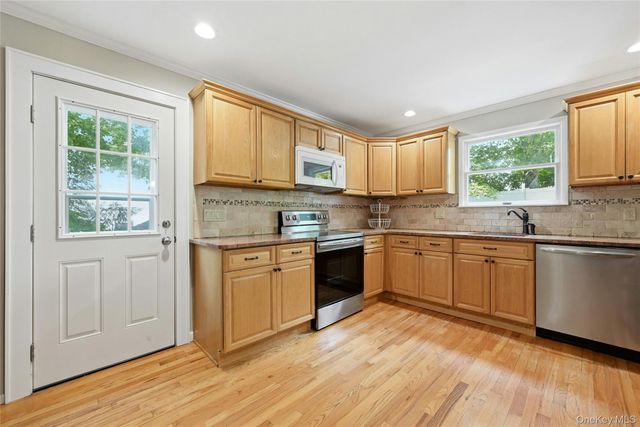 15 Birch Road, Rocky Point, NY 11778