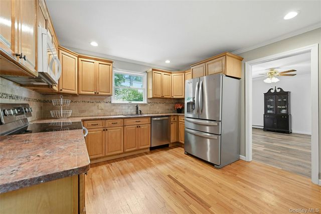 15 Birch Road, Rocky Point, NY 11778