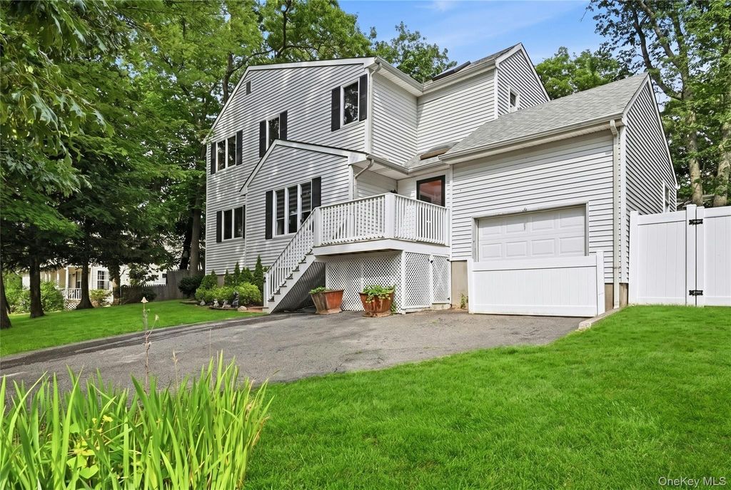 15 Birch Road, Rocky Point, NY 11778