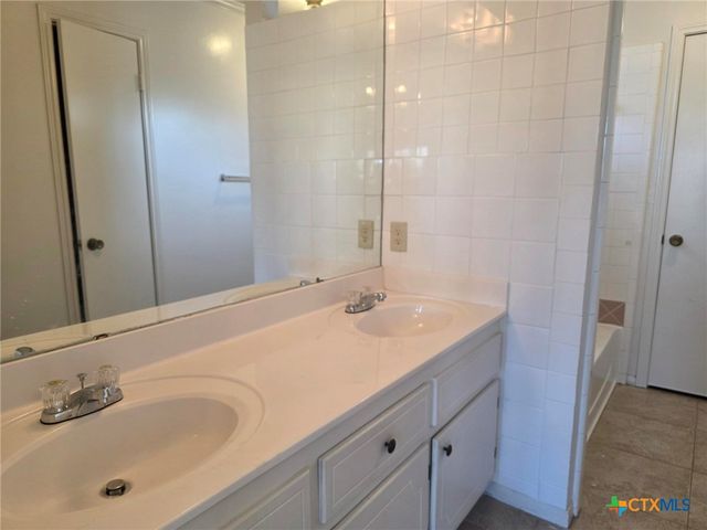 215 Robertstown Road, Copperas Cove, TX 76522