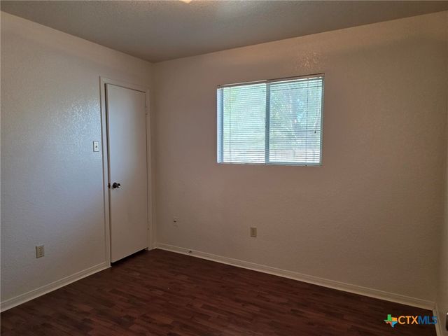 215 Robertstown Road, Copperas Cove, TX 76522