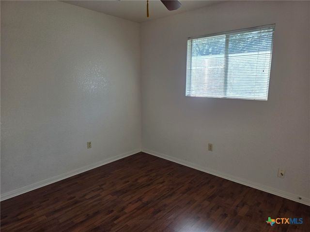 215 Robertstown Road, Copperas Cove, TX 76522