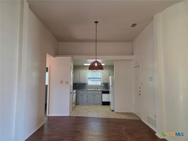 215 Robertstown Road, Copperas Cove, TX 76522