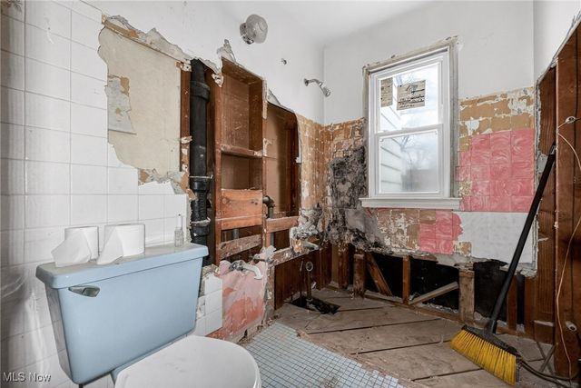 19808 Kings Highway, Warrensville Heights, OH 44122