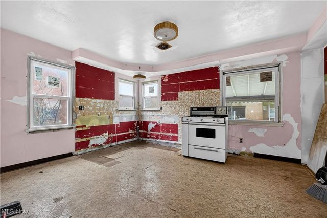 19808 Kings Highway, Warrensville Heights, OH 44122