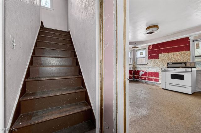 19808 Kings Highway, Warrensville Heights, OH 44122