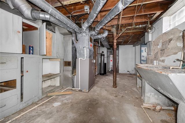 19808 Kings Highway, Warrensville Heights, OH 44122