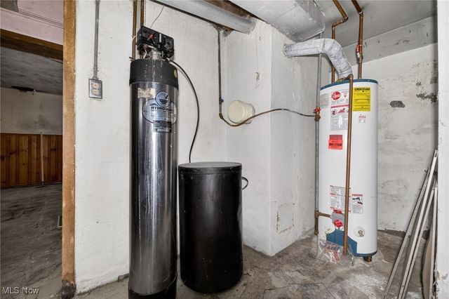 19808 Kings Highway, Warrensville Heights, OH 44122