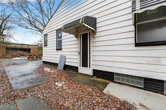 19808 Kings Highway, Warrensville Heights, OH 44122