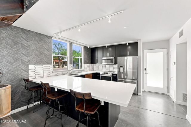 802 S 5th Avenue, Tucson, AZ 85701