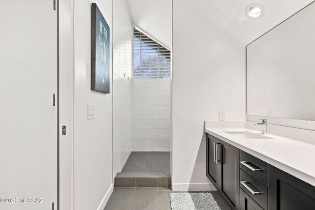 802 S 5th Avenue, Tucson, AZ 85701