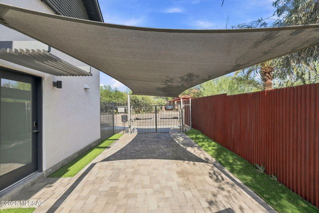 802 S 5th Avenue, Tucson, AZ 85701
