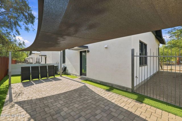 802 S 5th Avenue, Tucson, AZ 85701