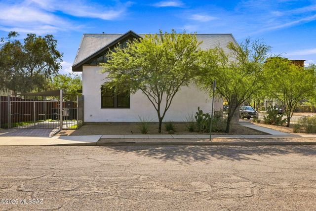 802 S 5th Avenue, Tucson, AZ 85701