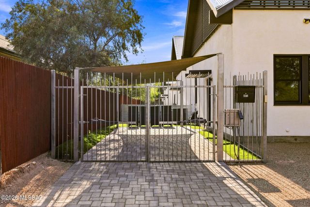 802 S 5th Avenue, Tucson, AZ 85701