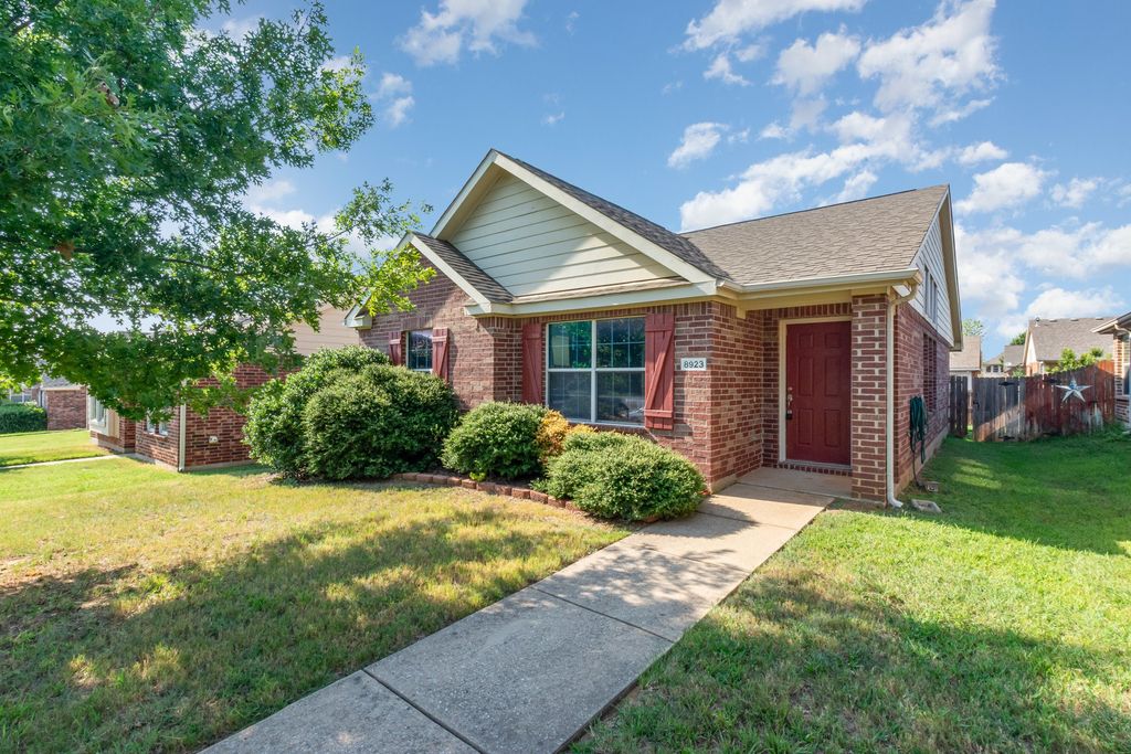 8923 Redford Road, Cross Roads, TX 76227
