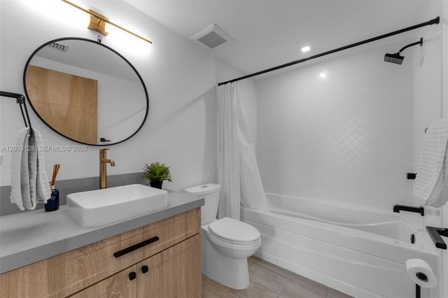 1300 Ponce De Leon Blvd 815, Coral Gables, FL 33134