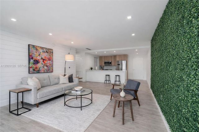 1300 Ponce De Leon Blvd 815, Coral Gables, FL 33134