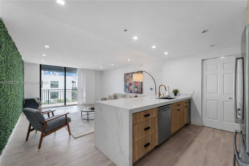 1300 Ponce De Leon Blvd 815, Coral Gables, FL 33134