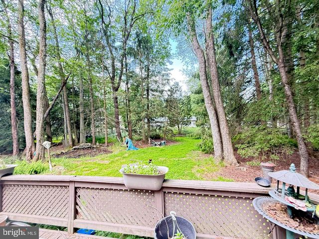 446 STILLWATER DR, Pocono Summit, PA 18346