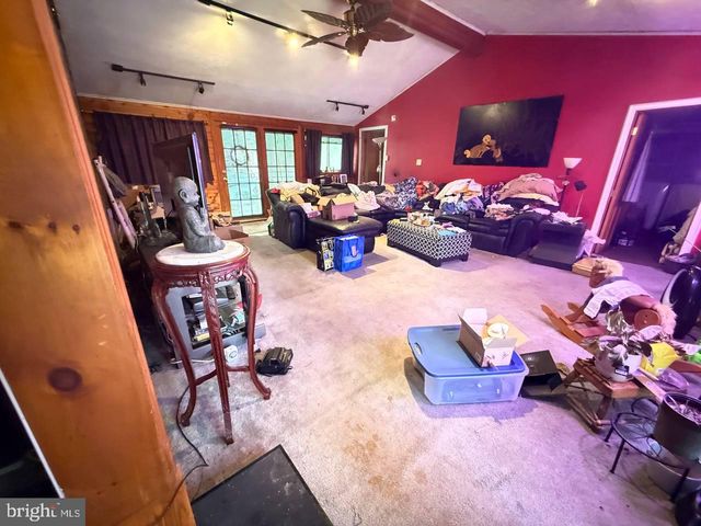 446 STILLWATER DR, Pocono Summit, PA 18346