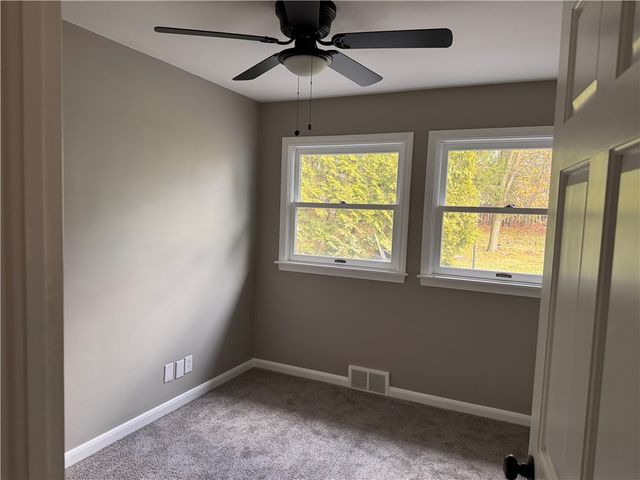 2894 Shadylane Dr, Neshannock Twp, PA 16105