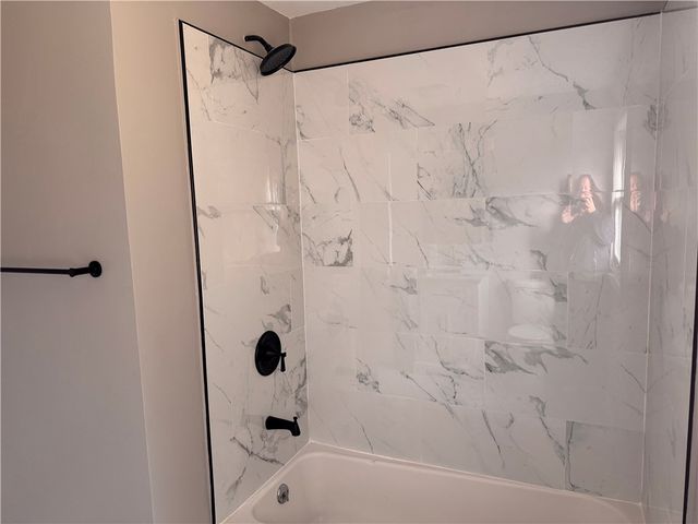 2894 Shadylane Dr, Neshannock Twp, PA 16105