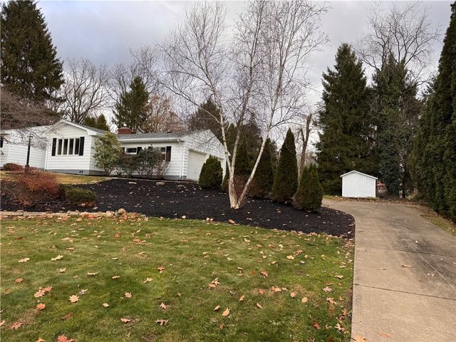 2894 Shadylane Dr, Neshannock Twp, PA 16105