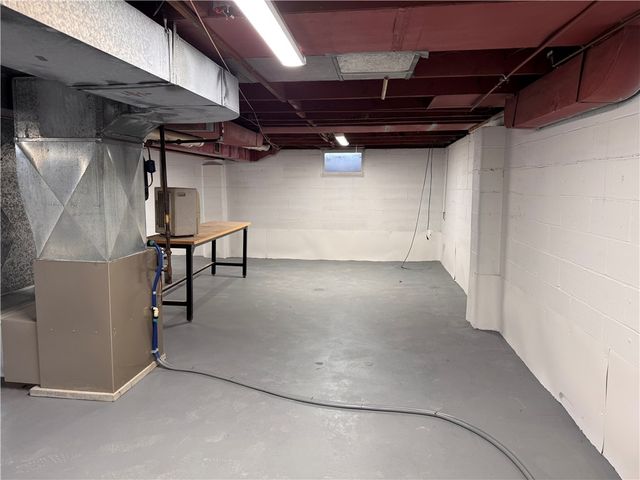 2894 Shadylane Dr, Neshannock Twp, PA 16105