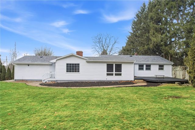 2894 Shadylane Dr, Neshannock Twp, PA 16105