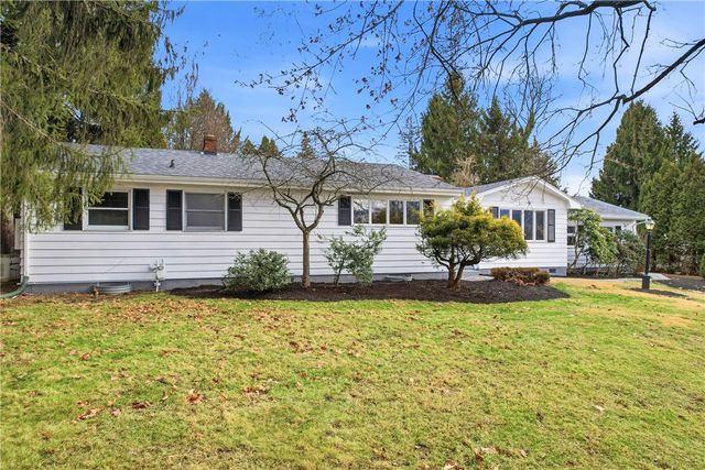 2894 Shadylane Dr, Neshannock Twp, PA 16105