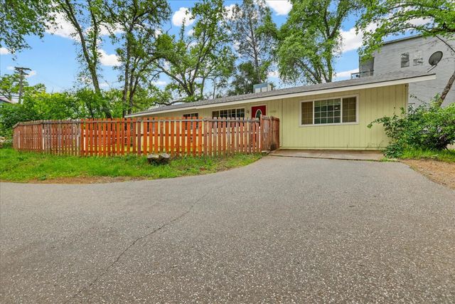 17292 Penn Valley Dr, Penn Valley, CA 95946
