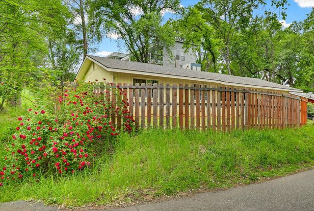 17292 Penn Valley Dr, Penn Valley, CA 95946