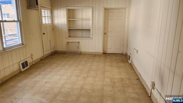 460 Commercial Avenue Front, Palisades Park, NJ 07650