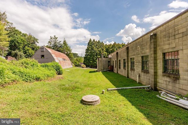 5 RIVER RD, Conshohocken, PA 19428
