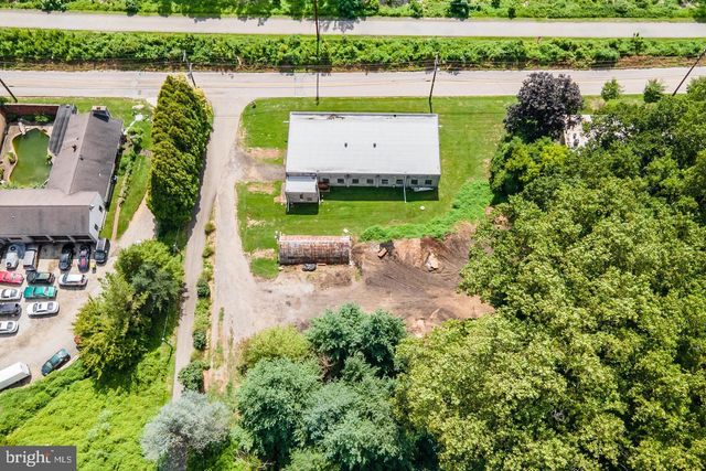 5 RIVER RD, Conshohocken, PA 19428