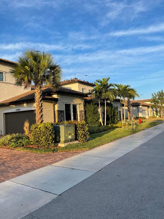 21872 Canadensis Circle 202, Boca Raton, FL 33428