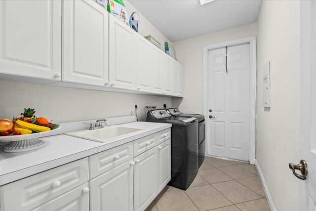 10303 SW Fiddlers Way, Palm City, FL 34990